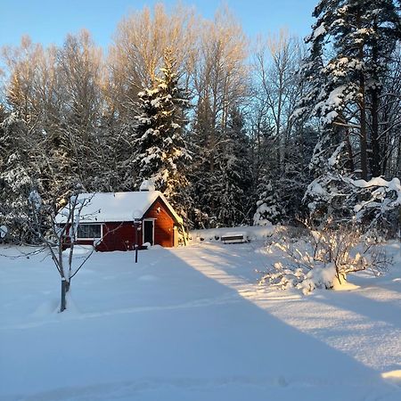 Egen Stuga Med Delat Badrum Norrtälje Buitenkant foto