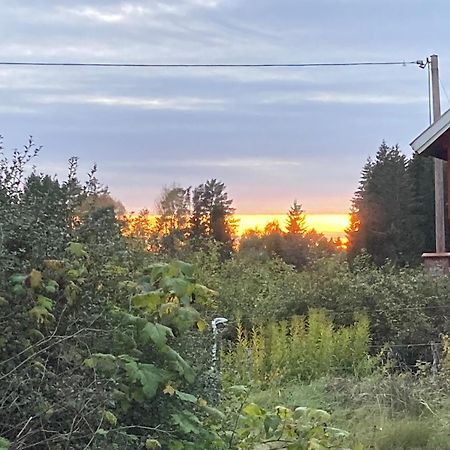 Egen Stuga Med Delat Badrum Norrtälje Buitenkant foto
