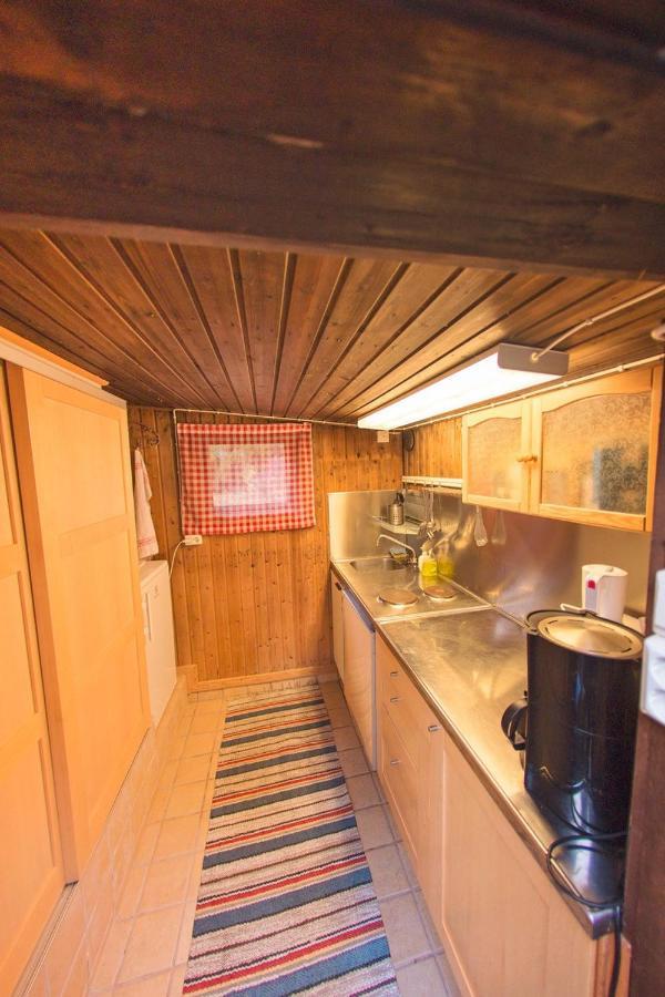 Egen Stuga Med Delat Badrum Norrtälje Buitenkant foto