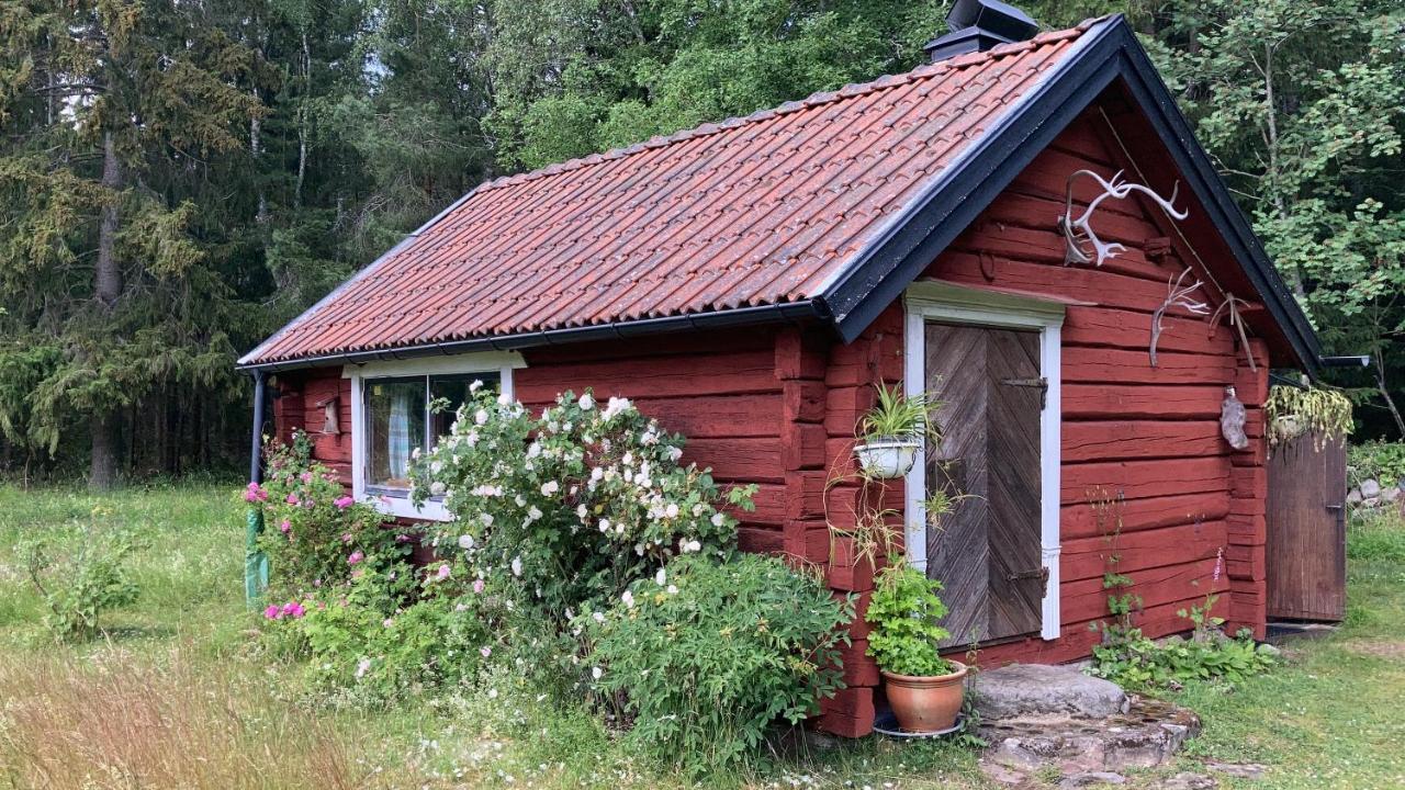 Egen Stuga Med Delat Badrum Norrtälje Buitenkant foto