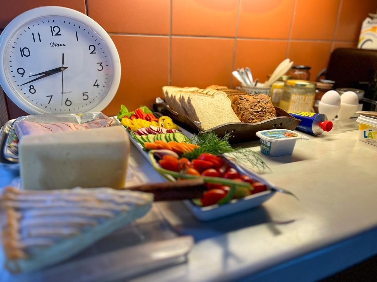 Egen Stuga Med Delat Badrum Norrtälje Buitenkant foto